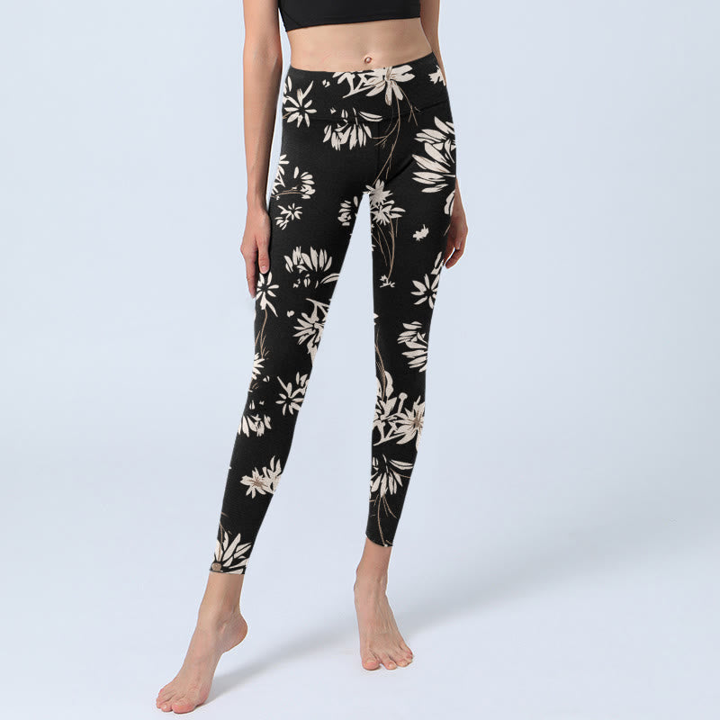 Leggings de yoga para mujer con estampado de pétalos blancos y negros de Buddha Stones - image 6