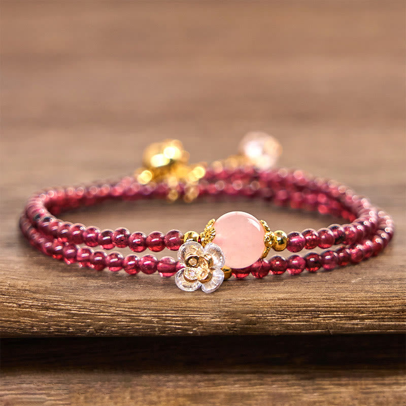 Pulsera de doble vuelta con Buddha Stones, flor natural, granate, cristal rosa y calma - Granate (circunferencia de la muñeca: 15-16 cm) - image 0