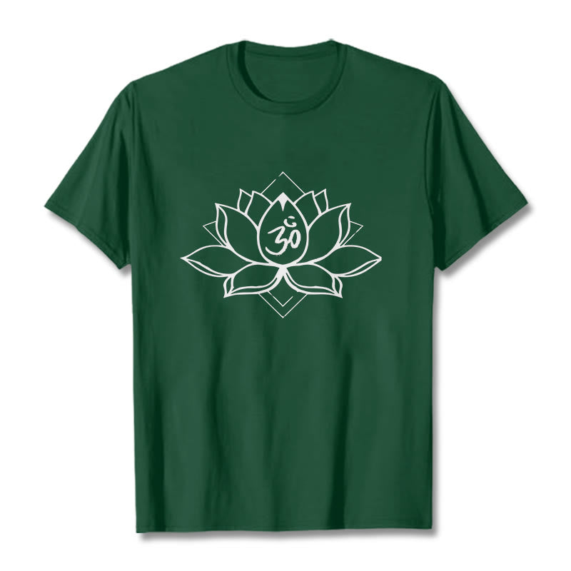 Camiseta de algodón con estampado sánscrito Om y loto floreciente de Buddha Stones - Verde bosque - 2XL - image 10