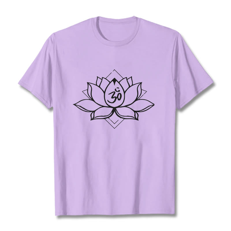 Camiseta de algodón con estampado sánscrito Om y loto floreciente de Buddha Stones - Ciruela - 2XL - image 16
