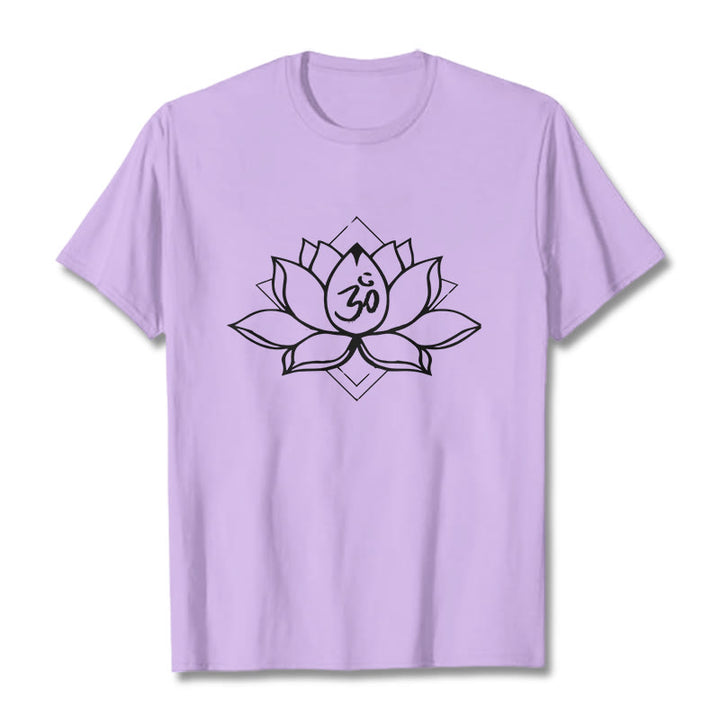 Camiseta de algodón con estampado sánscrito Om y loto floreciente de Buddha Stones - Ciruela - 2XL - image 16