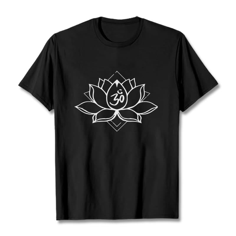Camiseta de algodón con estampado sánscrito Om y loto floreciente de Buddha Stones - Negro - 2XL - image 1