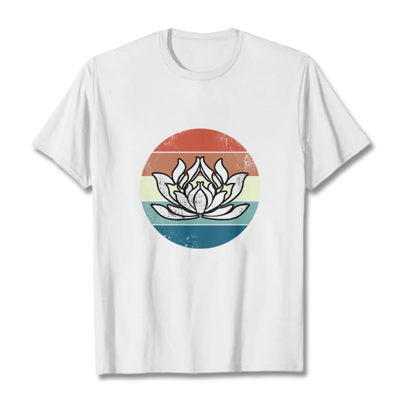 Camiseta de algodón con estampado de rayas coloridas y loto floreciente de Buddha Stones - Blanco - 2XL - image 5