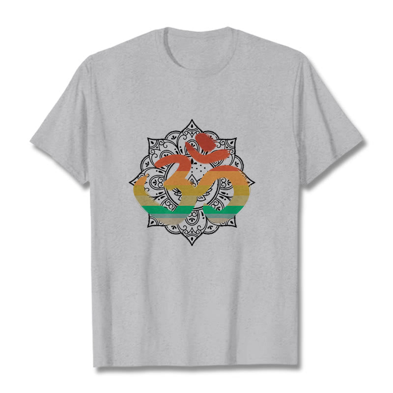 Camiseta de algodón con estampado de mandala sánscrito Om en degradado de colores y Buddha Stones - Gris claro - 2XL - image 19