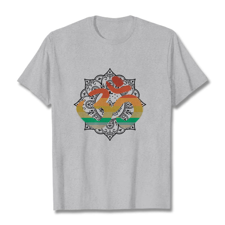 Camiseta de algodón con estampado de mandala sánscrito Om en degradado de colores y Buddha Stones - Gris claro - 2XL - image 19