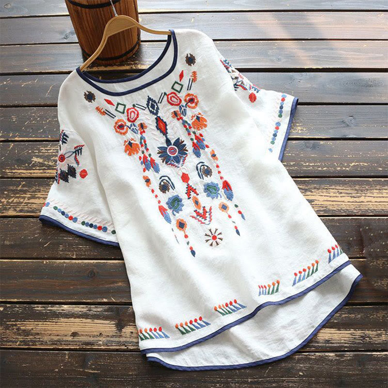Camiseta de manga corta de algodón y lino para mujer con cuello redondo, diseño floral y bordado artístico retro de Buddha Stones - Blanco - US14, UK/AU18, EU46 (4XL) - image 0