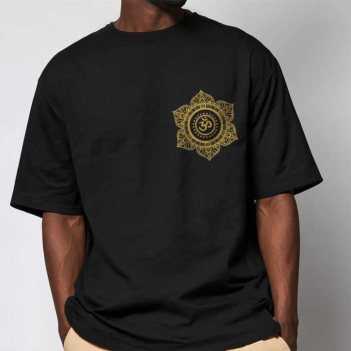 Camiseta con estampado OM de mandala dorado y Buddha Stones - image 4