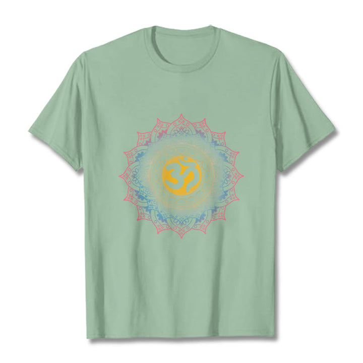 Camiseta con estampado OM de mandala con degradado de color y Buddha Stones - Verde pálido - 2XL - image 14