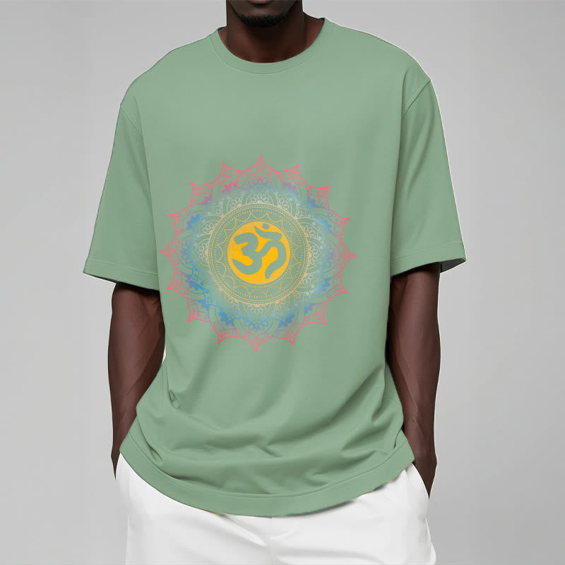 Camiseta con estampado OM de mandala con degradado de color y Buddha Stones - image 15