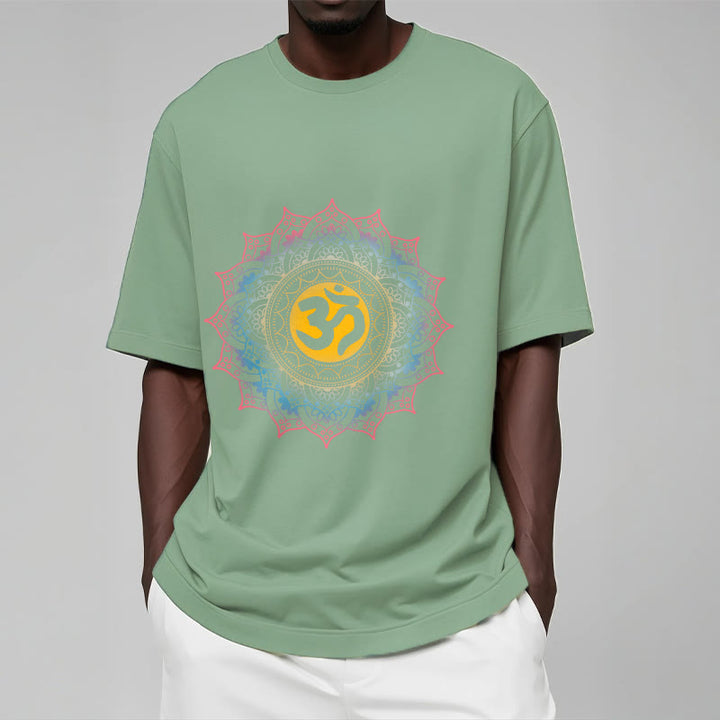 Camiseta con estampado OM de mandala con degradado de color y Buddha Stones - image 15
