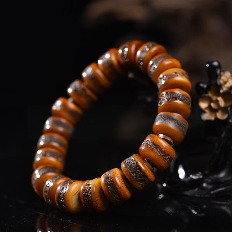 Pulsera de equilibrio con calavera y cuentas de hueso tibetanas vintage de Buddha Stones