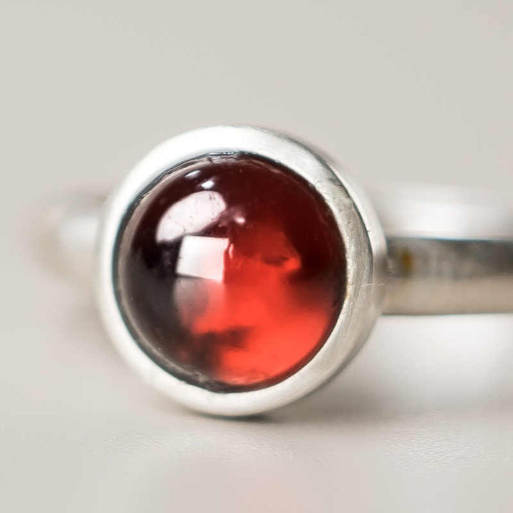 Anillo de protección ajustable con granate natural de plata de ley 925 de Buddha Stones - image 3