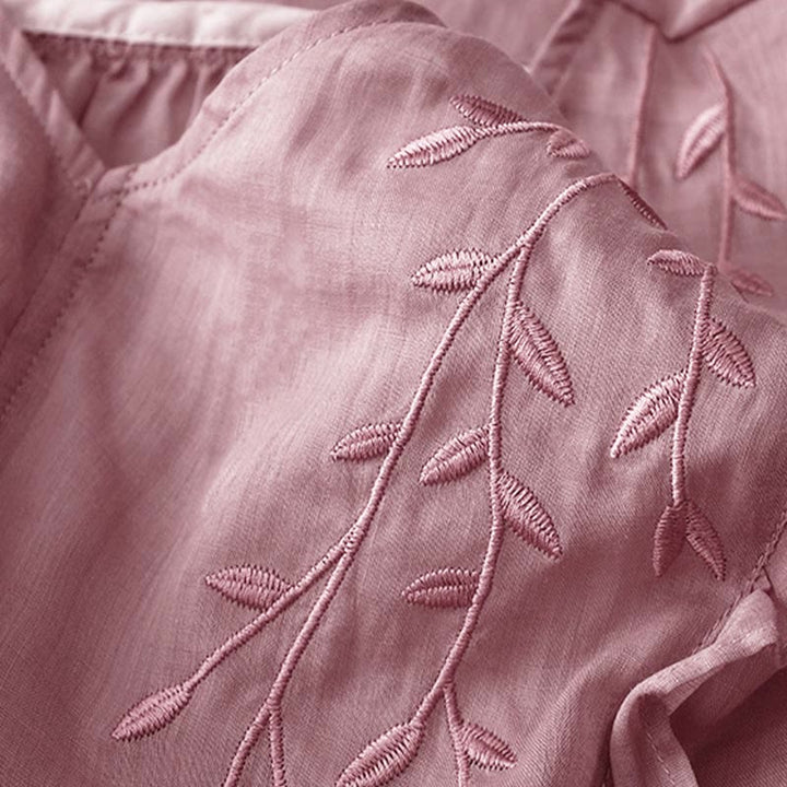 Camisa informal con cuello en V y media manga con bordado de hojas de sauce y Buddha Stones para mujer - image 4