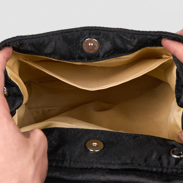 Mochila de poliéster y algodón de gran capacidad con peonías negras bordadas a mano con Buddha Stones