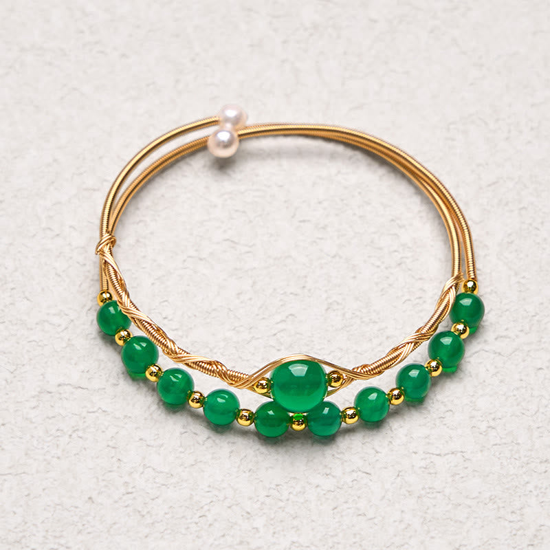 Brazalete de metal con Buddha Stones , cobre chapado en oro de 14 quilates, ágata verde natural