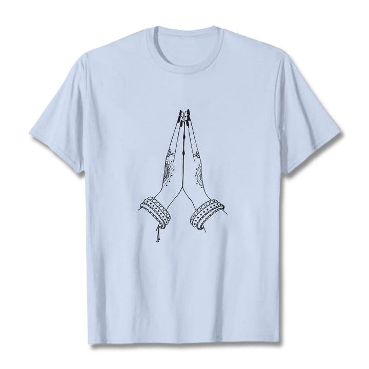 Camiseta con diseño de oración de manos unidas con Buddha Stones - Cian claro - 2XL - image 18
