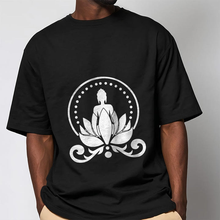 Camiseta de meditación con Buddha Stones sentado sobre una flor de loto y piedras de Buda - image 4