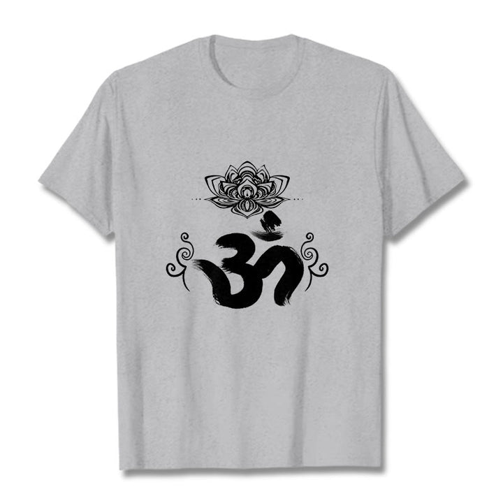 Camiseta floral sánscrita con símbolo Om de Buddha Stones - Gris claro - 2XL - image 10