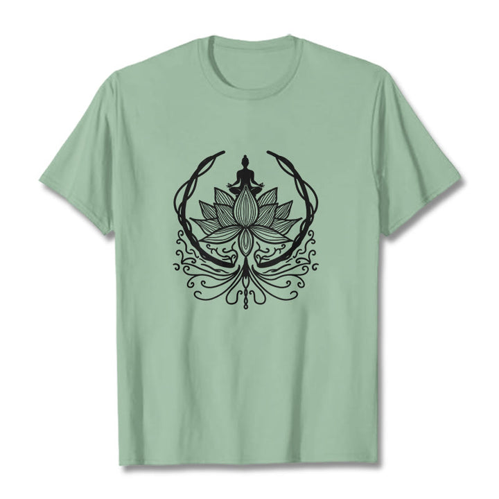 Camiseta de meditación con Buddha Stones sentado dentro de una flor de loto y piedras de Buda - Verde pálido - 2XL - image 14