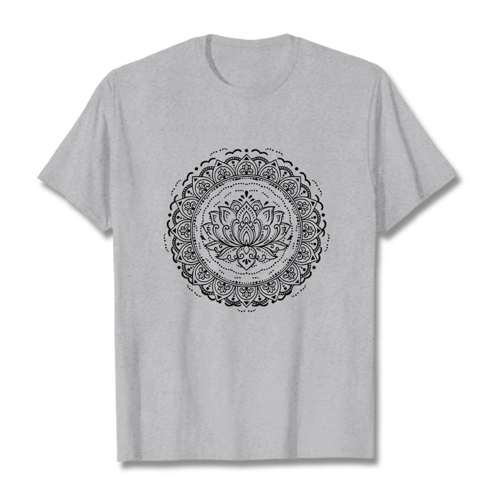 Camiseta con estampado de flor de loto y mandala de Buddha Stones - Gris claro - 2XL - image 20