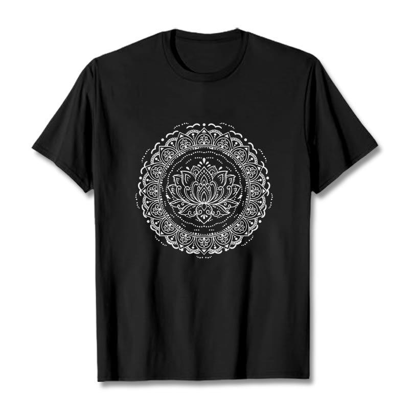 Camiseta con estampado de flor de loto y mandala de Buddha Stones - Negro - 2XL - image 5