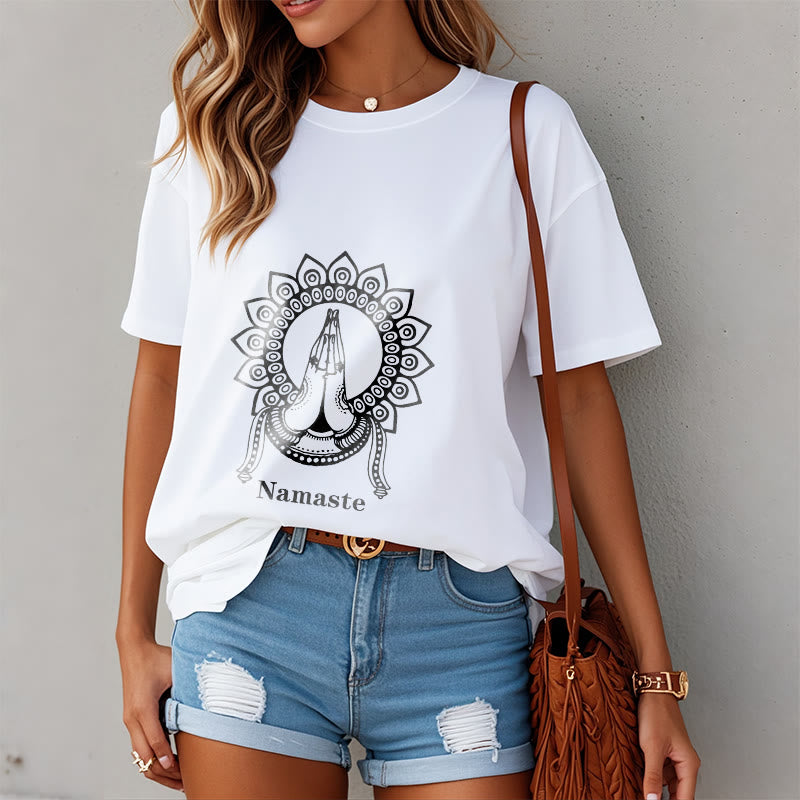 Camiseta con estampado de mandala y gesto de Namaste con Buddha Stones - image 7