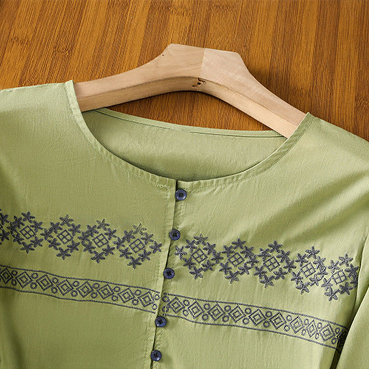 Camisa de algodón para mujer con mangas largas tipo farol y botones plisados ​​con bordado de Buddha Stones - image 22