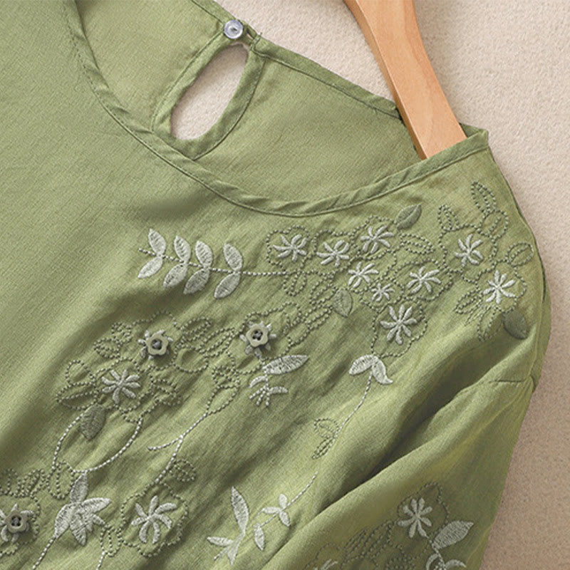 Camiseta de algodón y lino de media manga para mujer con bordado floral de Buddha Stones y dobladillo con abertura - image 4