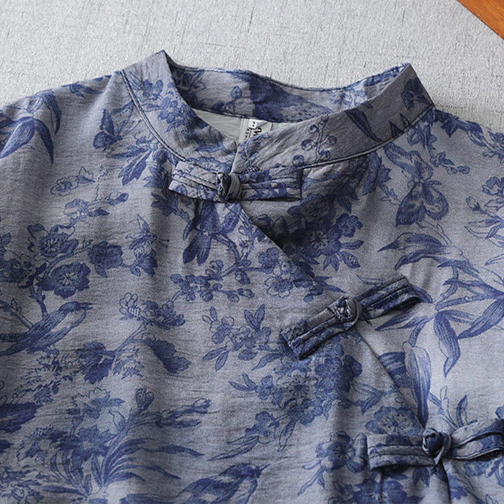 Vestido midi de algodón con cuello mandarín, media manga y botones de rana con estampado de hojas y flores de Buddha Stones - image 3