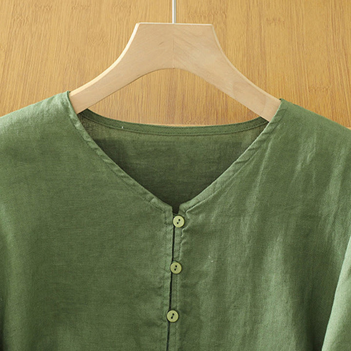 Camisa de mujer con cuello en V, media manga y botones lisos de Buddha Stones - image 17