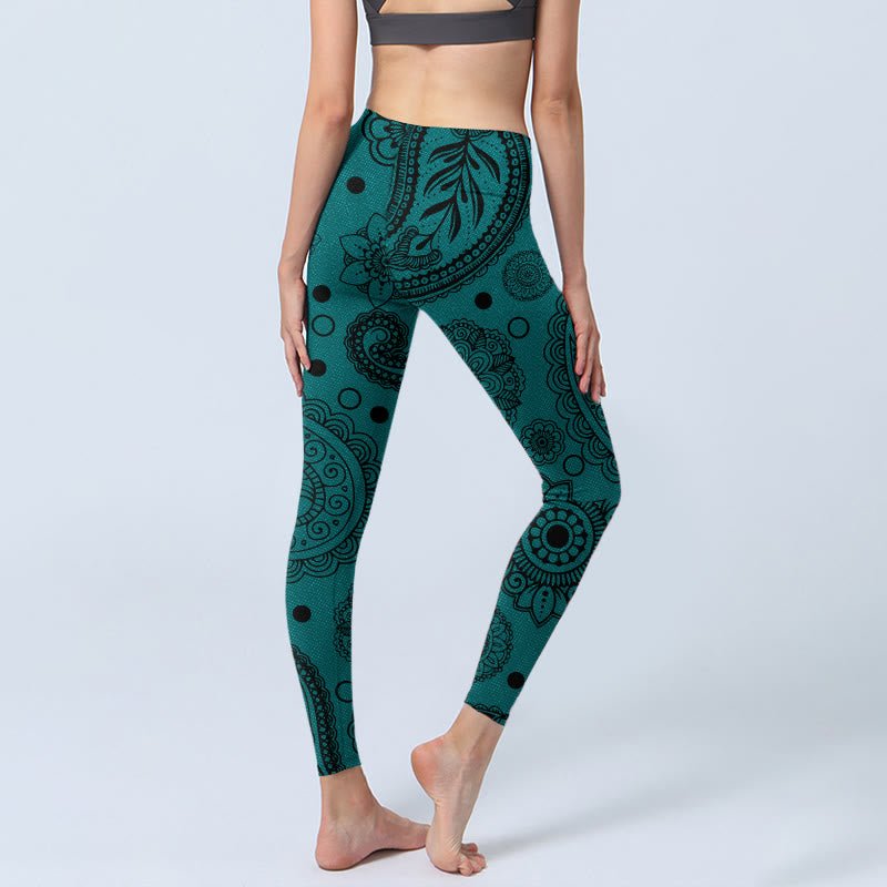 Leggings de yoga para mujer con estampado de pétalos de flor de anacardo verde intenso y Buddha Stones - image 4