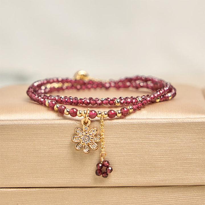 Pulsera multicapa con cuentas de granate natural de 2,5 mm y flores purificadoras de Buddha Stones