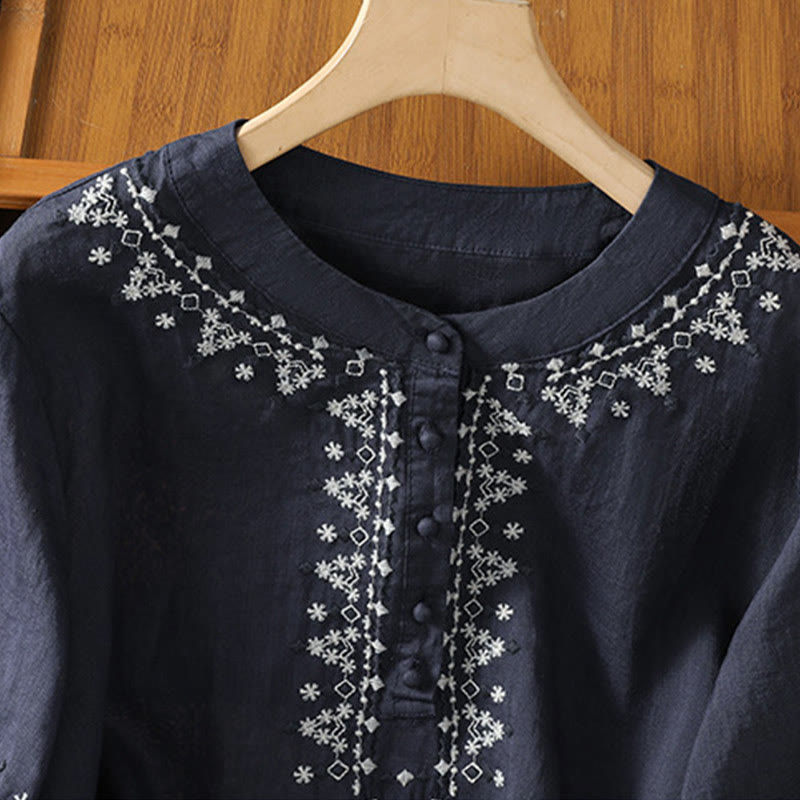 Camisa de algodón con cuello redondo y bordado simétrico de Buddha Stones para mujer - image 4