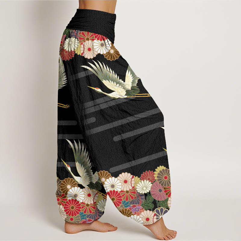 Pantalones bombachos de cintura elástica para mujer, de algodón, estilo informal, con estampado de grullas y crisantemos , de Buddha Stones. - image 1