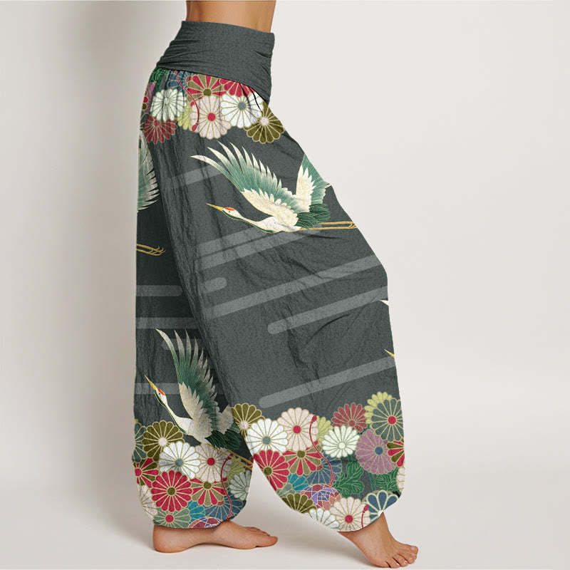 Pantalones bombachos de cintura elástica para mujer, de algodón, estilo informal, con estampado de grullas y crisantemos , de Buddha Stones. - image 5