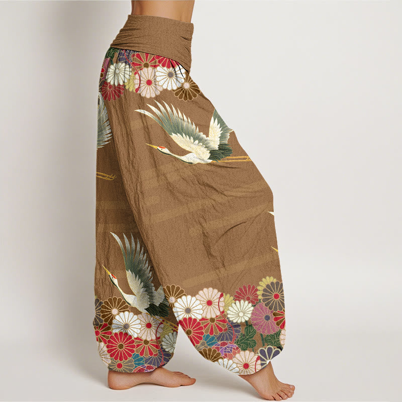 Pantalones bombachos de cintura elástica para mujer, de algodón, estilo informal, con estampado de grullas y crisantemos , de Buddha Stones. - image 8