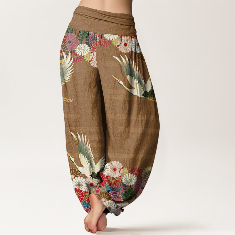 Pantalones bombachos de cintura elástica para mujer, de algodón, estilo informal, con estampado de grullas y crisantemos , de Buddha Stones. - image 9