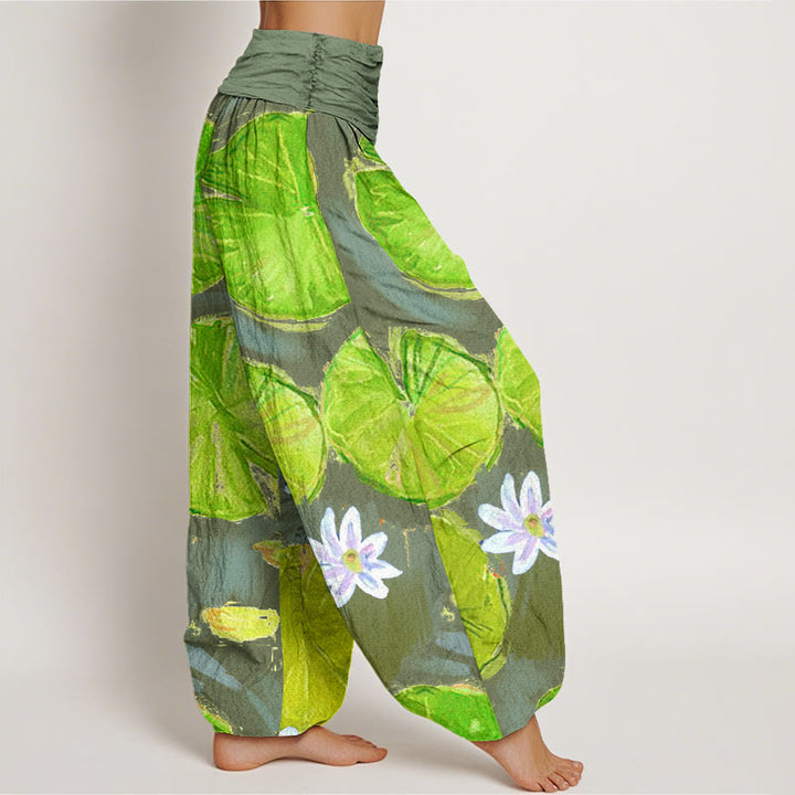 Pantalones bombachos de mujer de algodón informal con estampado de hojas de loto verdes y flores blancas de Buddha Stones - image 9