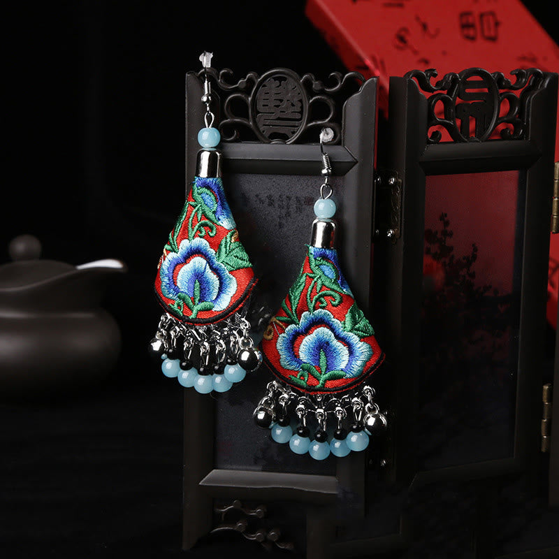 Pendientes de armonía floral con bordado Yi de Buddha Stones hechos a mano - Flor roja y azul (postes de aleación) - image 2