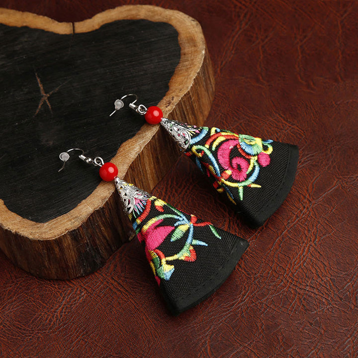 Pendientes de armonía con bordado Yi en forma de abanico y Buddha Stones hechos a mano - Postes de aleación negros - image 1