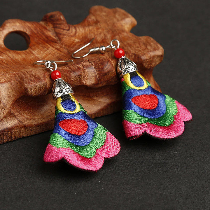 Pendientes de armonía con bordado Yi colorido y Buddha Stones hechos a mano - Color más externo: rojo rosa (postes de aleación) - image 6
