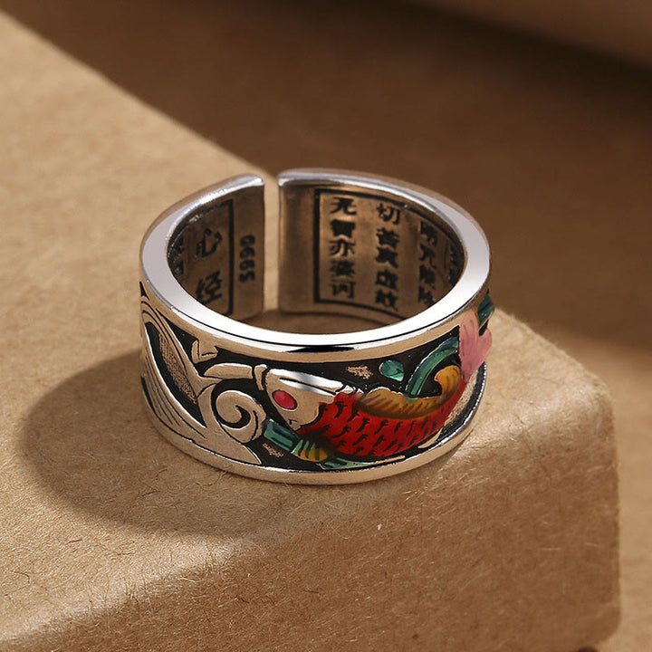 Anillo del Éxito con Pez Koi Esmaltado Azul y Piedras de Buda y Sutra del Corazón