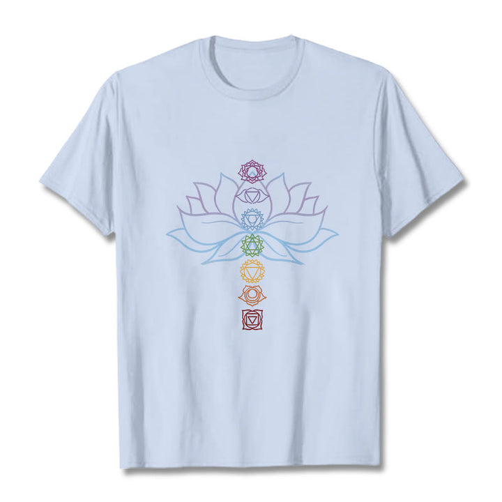 Camiseta de algodón con Buddha Stones, tonos pastel, flor de loto, símbolos de los chakras y meditación. - Cian claro - 2XL - image 18