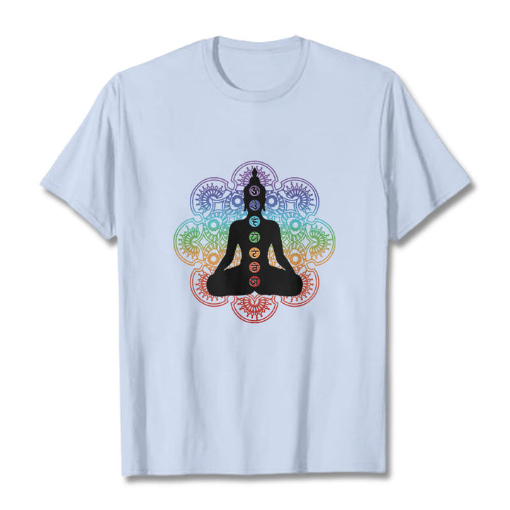 Camiseta de algodón con estampado de mandala colorido y figura meditativa de Buddha Stones - Cian claro - 2XL - image 19
