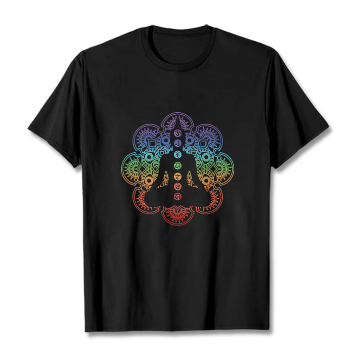 Camiseta de algodón con estampado de mandala colorido y figura meditativa de Buddha Stones - Negro - 2XL - image 1