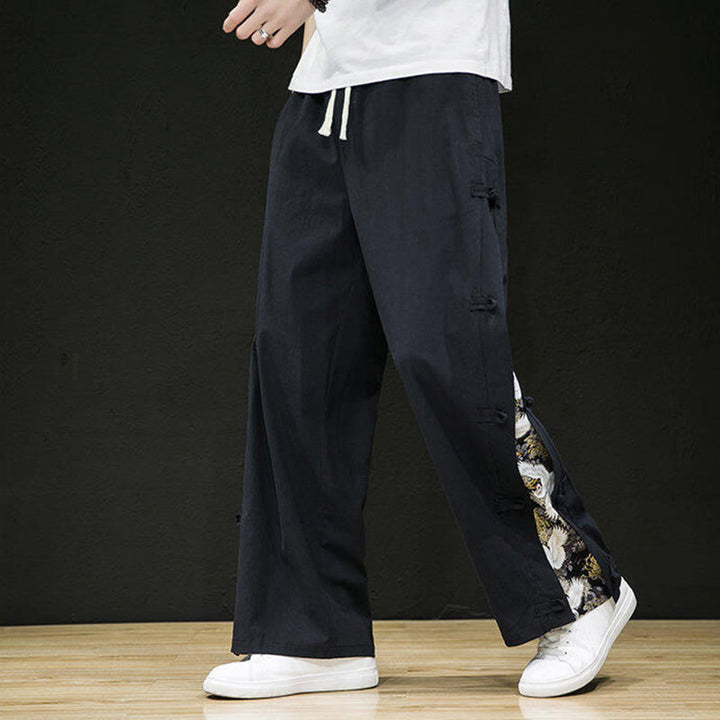 Pantalones anchos para hombre con bolsillos y diseño de grullas y botones de rana con estampado de Buddha Stones - Negro - US/UK/AU46, EU56 (5XL) - image 0