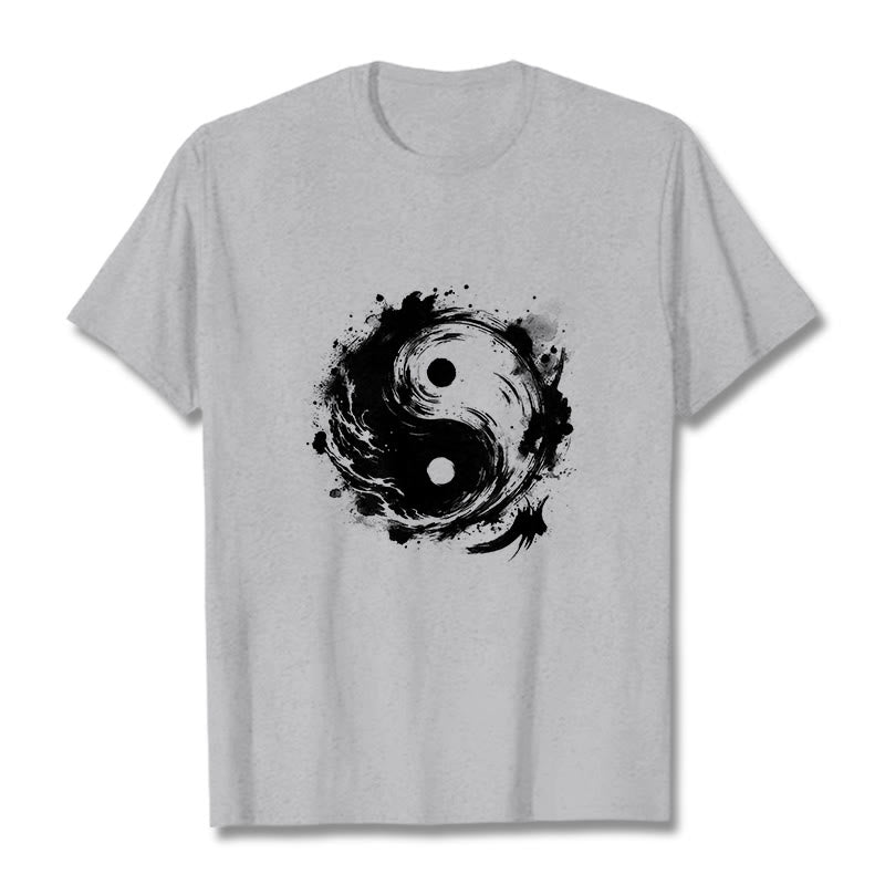 Camiseta con diseño de equilibrio y yin y yang con tinta de Buddha Stones - Gris claro - 2XL - image 20