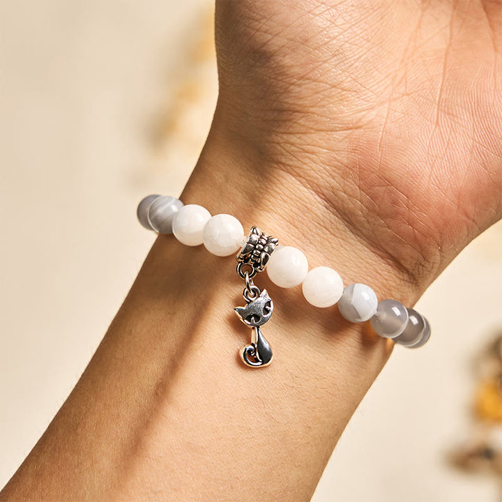 Pulsera de soporte de calcedonia y ágata rayada gris con diseño de gato de trapo de Buddha Stones - image 5