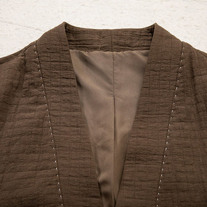 Chaqueta estilo kimono de algodón y lino de manga larga con botones de rana y pliegues lisos para hombre de Buddha Stones - image 3