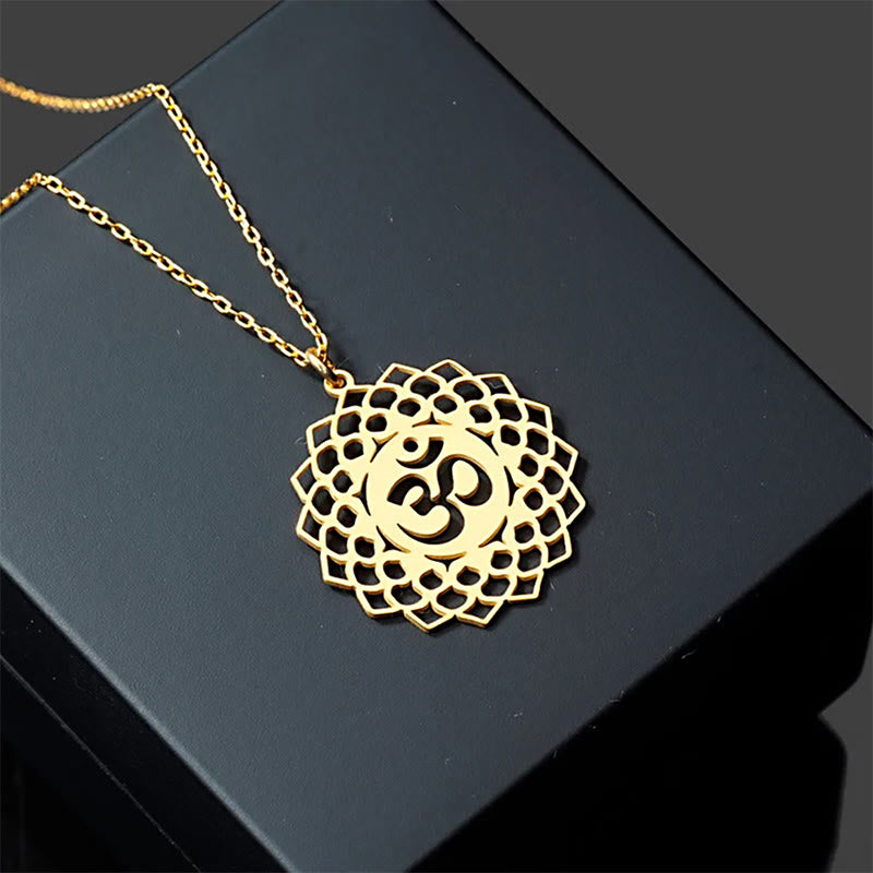 Collar con colgante de acero inoxidable con símbolo Om y diseño de loto hueco de Buddha Stones - image 6